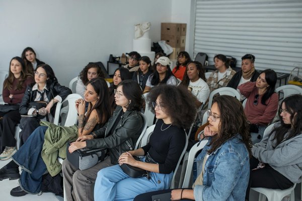 Vitrines en verre : sublimez votre décoration intérieure !